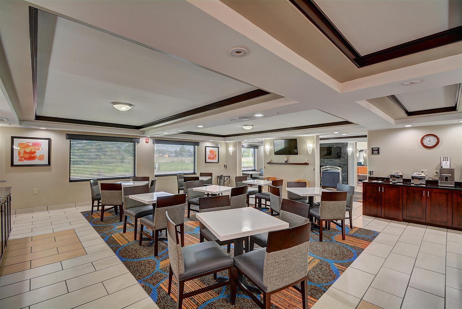 Best Western Plus Keene Hotel Exterior foto